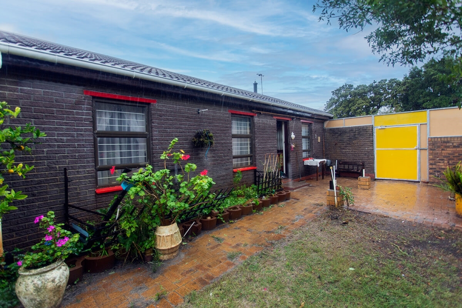 3 Bedroom Property for Sale in Bothasig Western Cape